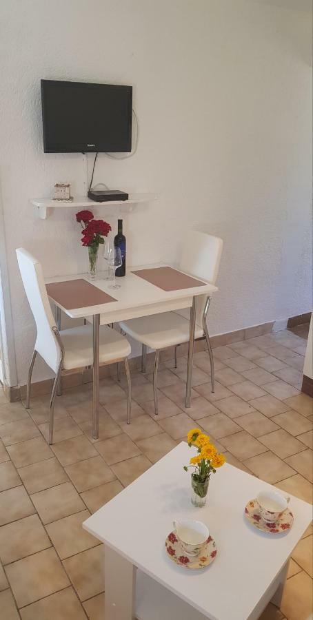 Apartman Duba เซนญ์ ภายนอก รูปภาพ